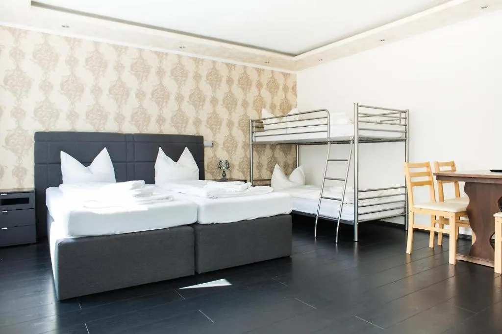 Dein Hotel Hamburg 0*,